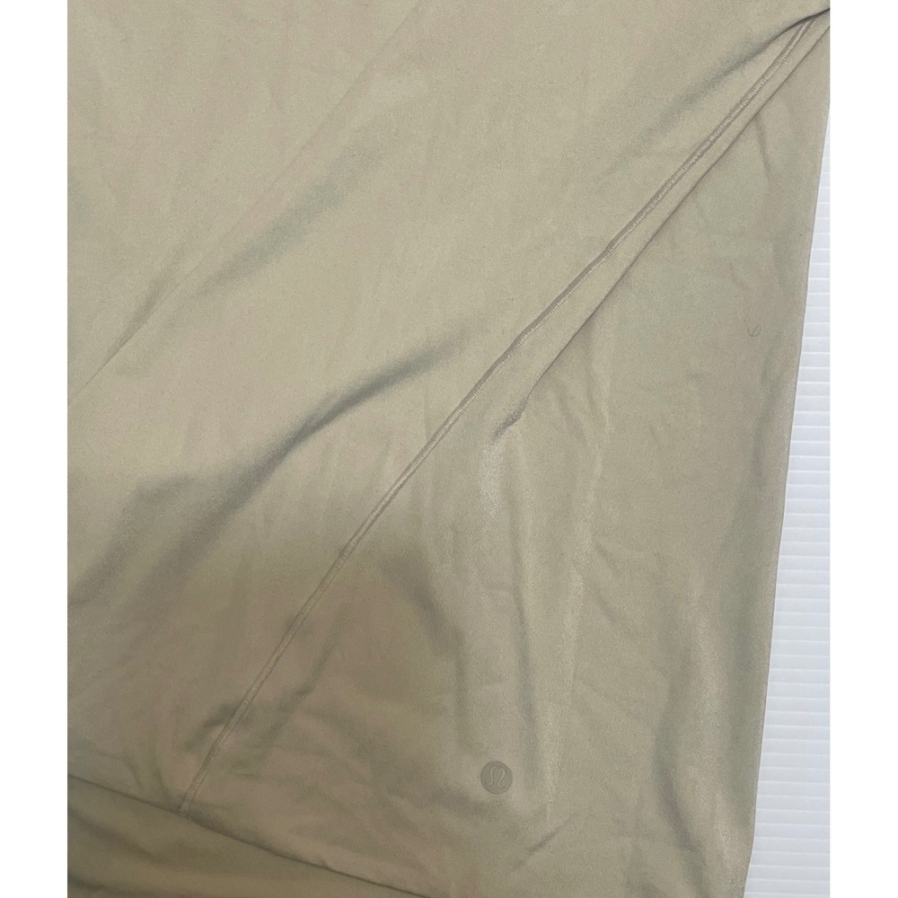 Lululemon Tan T-Shirt Womenâs Medium Athletic Fit Workout Top - Picture 2 of 4